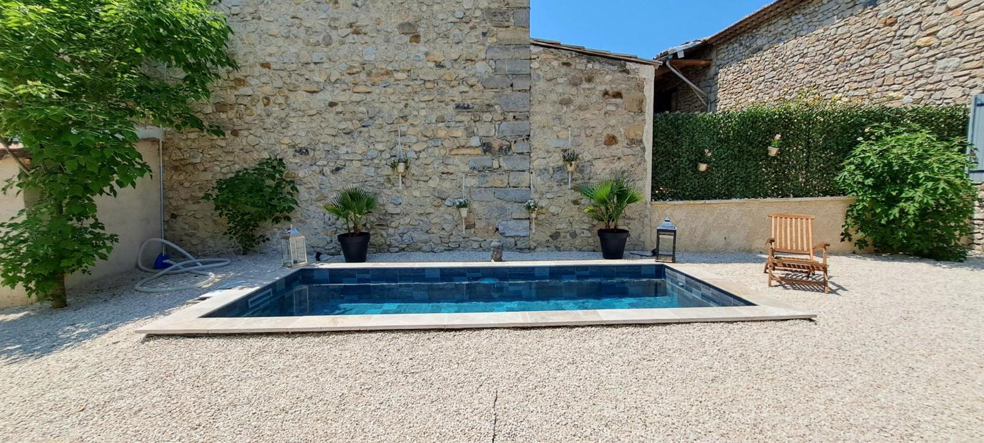 Mazet En Provence Pour 4, Piscine Chauffee Privee, Jardin Clos Prive, Barbecue, Chiens Admis Sainte-Jalle Екстериор снимка